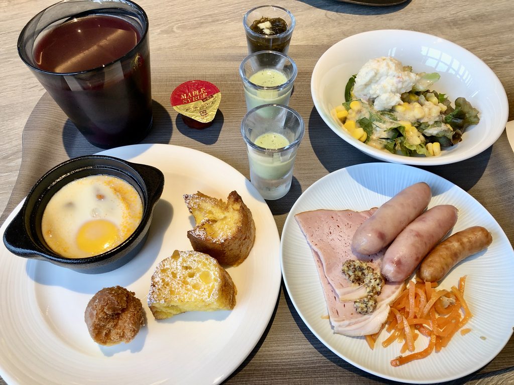 ホテルの朝食ビュッフェ
