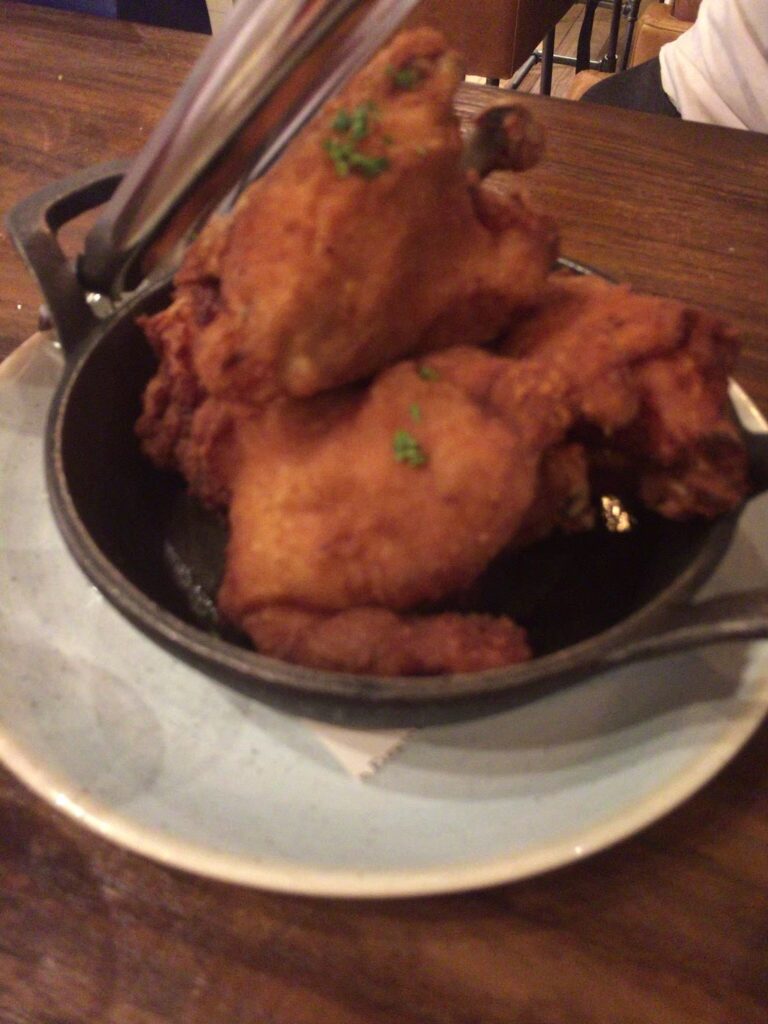 BIRD Southern Table & Barのフライドチキン